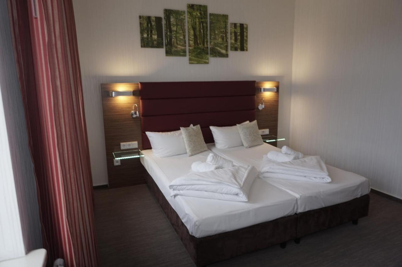 Hotel Und Restaurant Zum Deutschen Hause Lübbenau Extérieur photo